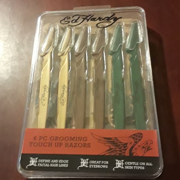 6 Pc Ed Hardy Grooming Razors  New - Picture 1 of 3